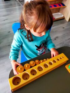 jucarii montessori